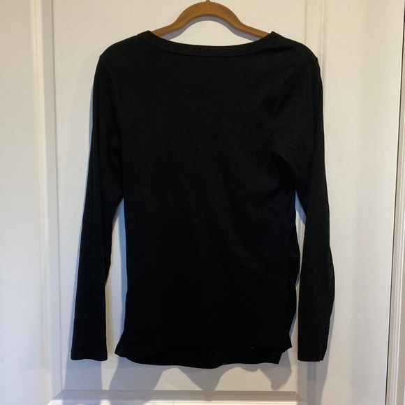 Old Navy maternity Long Sleeve Black V-Neck Tee - Picture 4 of 4